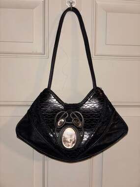 R&Y Augousti Vintage Black Leather Batwing Shoulder Bag with Shell & Metal Clasp